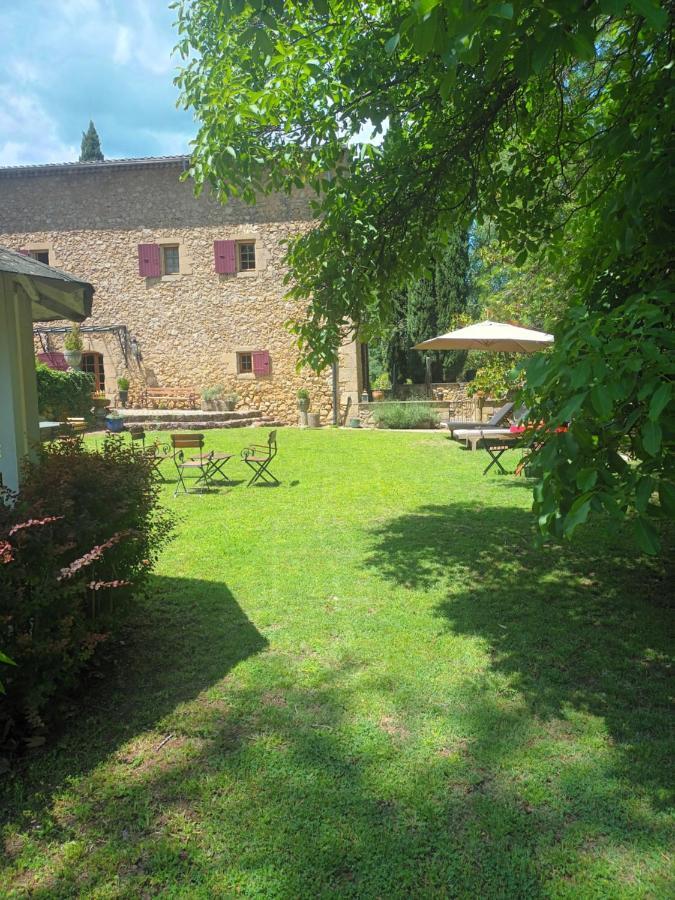 Le Vieux Moulin De Jouques Bed and Breakfast Exteriör bild