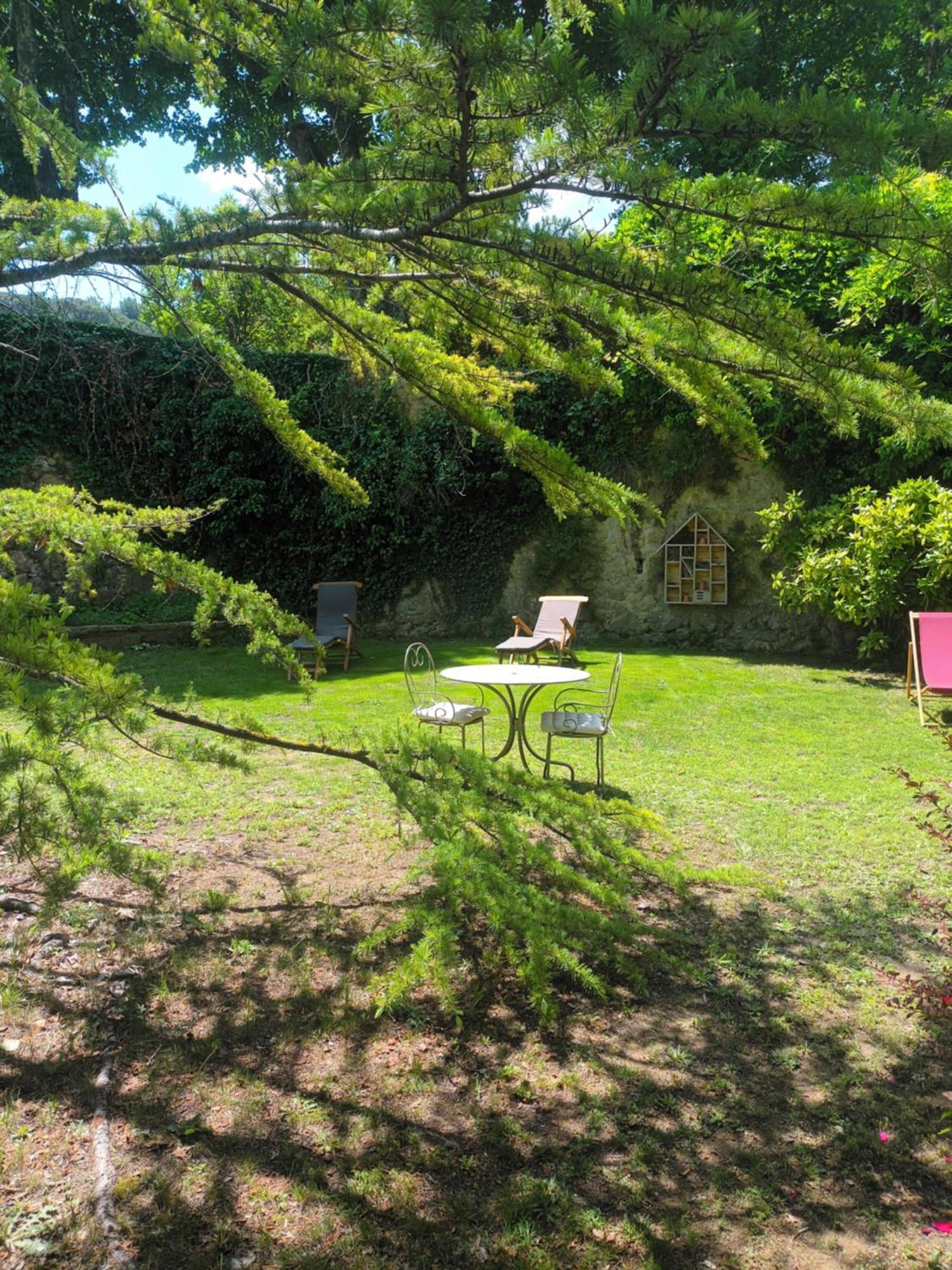 Le Vieux Moulin De Jouques Bed and Breakfast Exteriör bild
